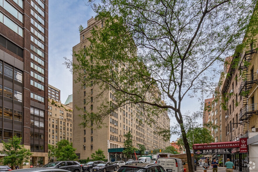 More Photos Of 353 W 56th St, New York Apartments For Sale