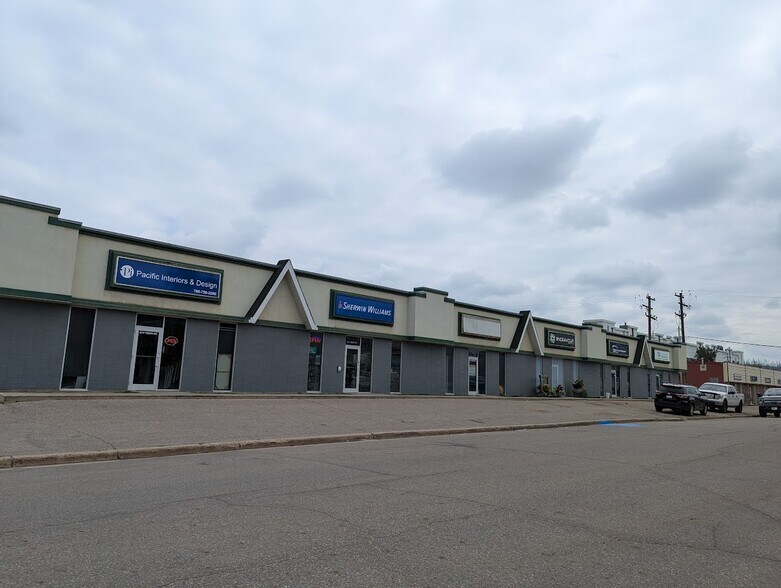 More Photos Of 8308 Fraser Ave, Fort McMurray Showroom For Sale