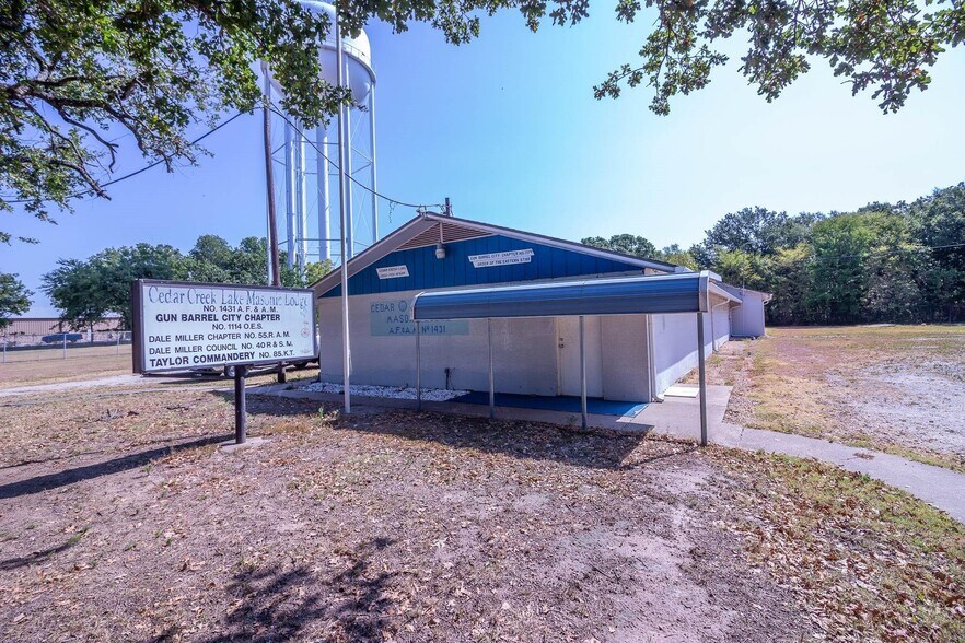 Primary Photo Of 402 Legendary Ln, Gun Barrel City Office For Sale