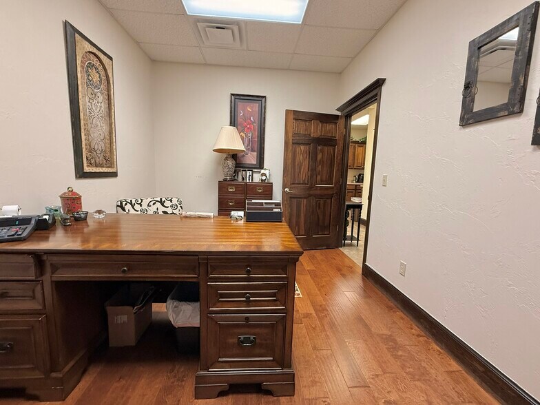 More Photos Of 3560 Macdonnell Dr, Norman Light Distribution For Lease