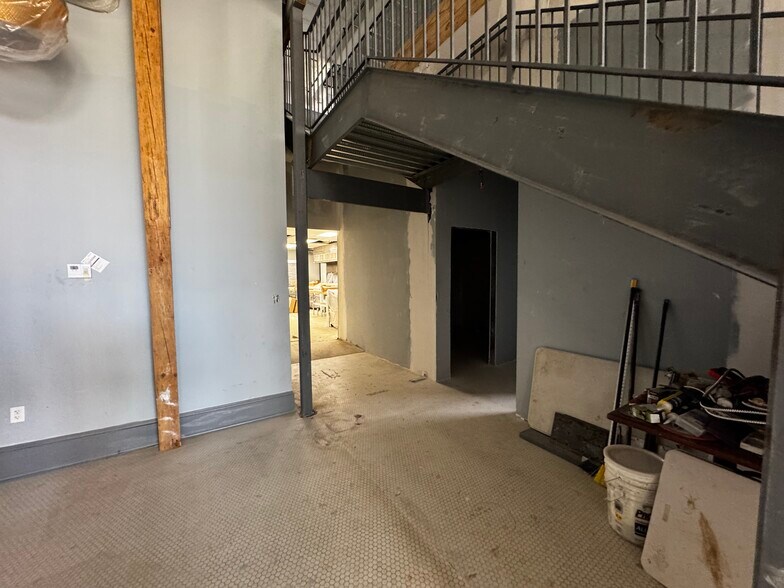 More Photos Of 1100 Main St, Newberry Restaurant For Sale