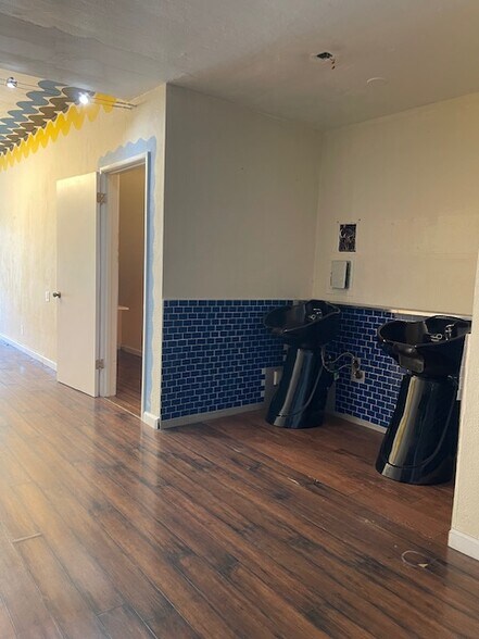 More Photos Of 3600-3606 Grand Ave, Oakland Storefront Retail Residential For Lease