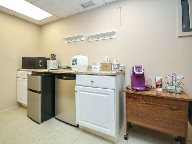 More Photos Of 811 Old Country Rd, Plainview Office Residential For Lease