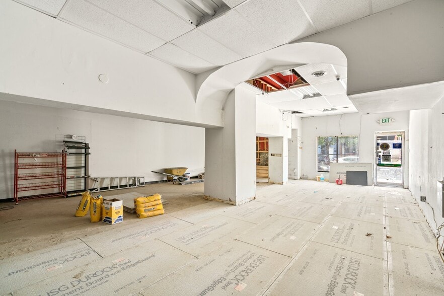 More Photos Of 2800 Huntingdon Ave, Baltimore Storefront Retail Residential For Lease