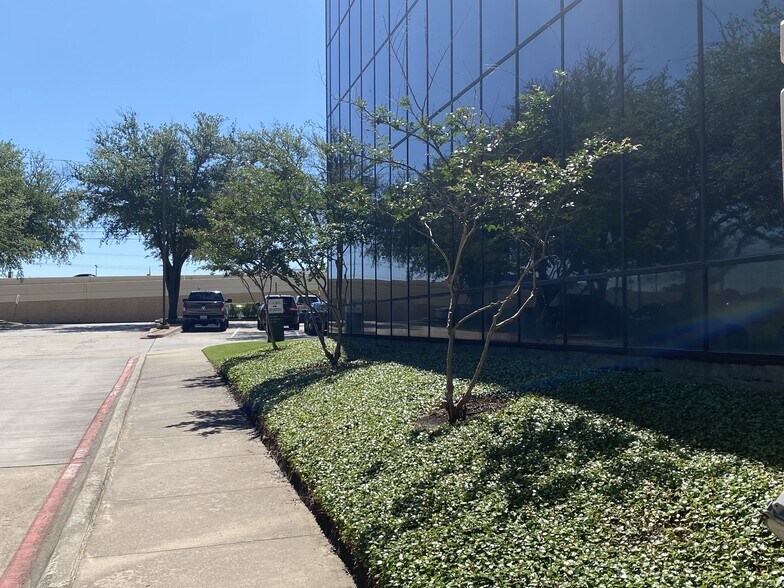 321 N Central Expy, McKinney, TX 75071 Lofts/Showrooms For Lease