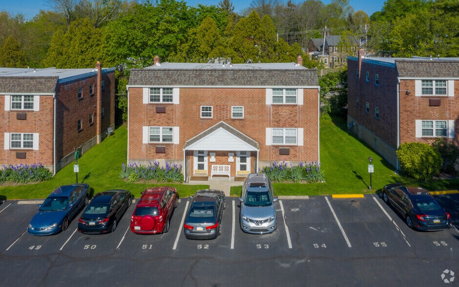 Primary Photo Of 6 Haws Ln, Flourtown Apartments For Sale