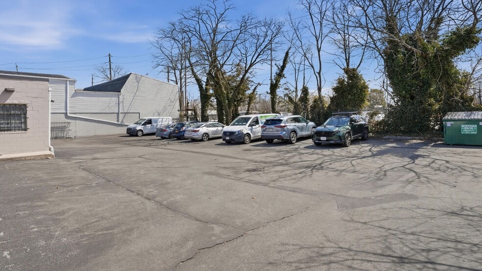 More Photos Of 384 Moffitt Blvd, Islip Warehouse For Sale