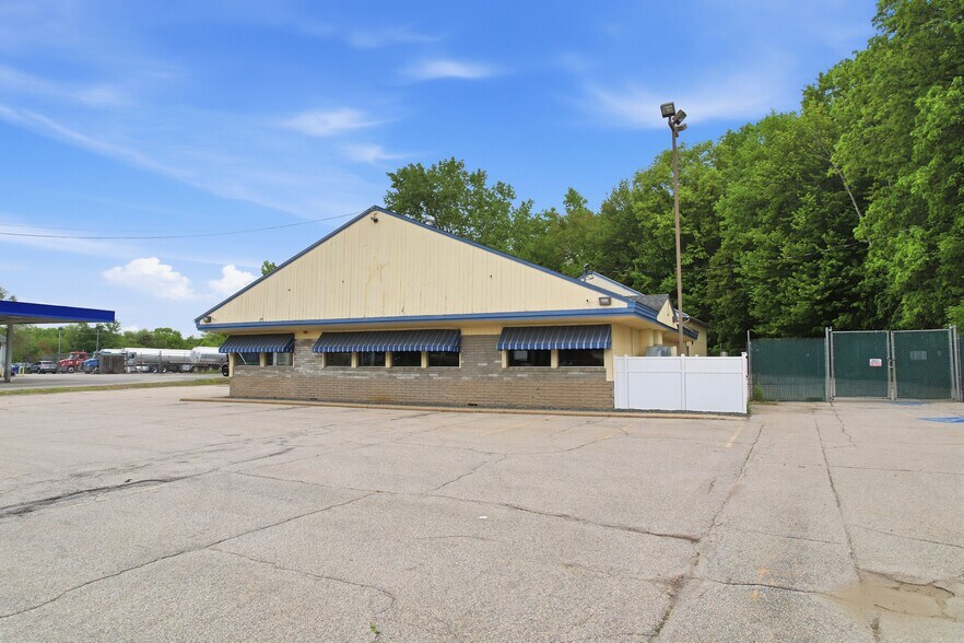 More Photos Of 25 Manchester St, Concord General Retail For Lease