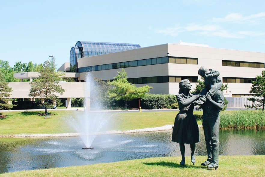 More Photos Of 1800 Hollister Dr, Libertyville Medical For Lease