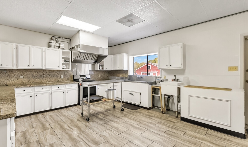 More Photos Of 306 W 24th St, Bryan Daycare Center For Sale