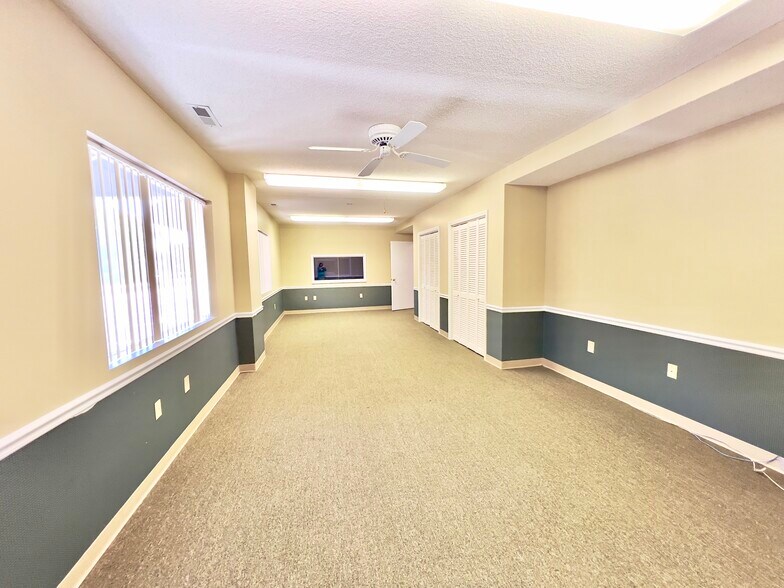 More Photos Of 735 S Broad St, Mooresville Office Residential For Lease