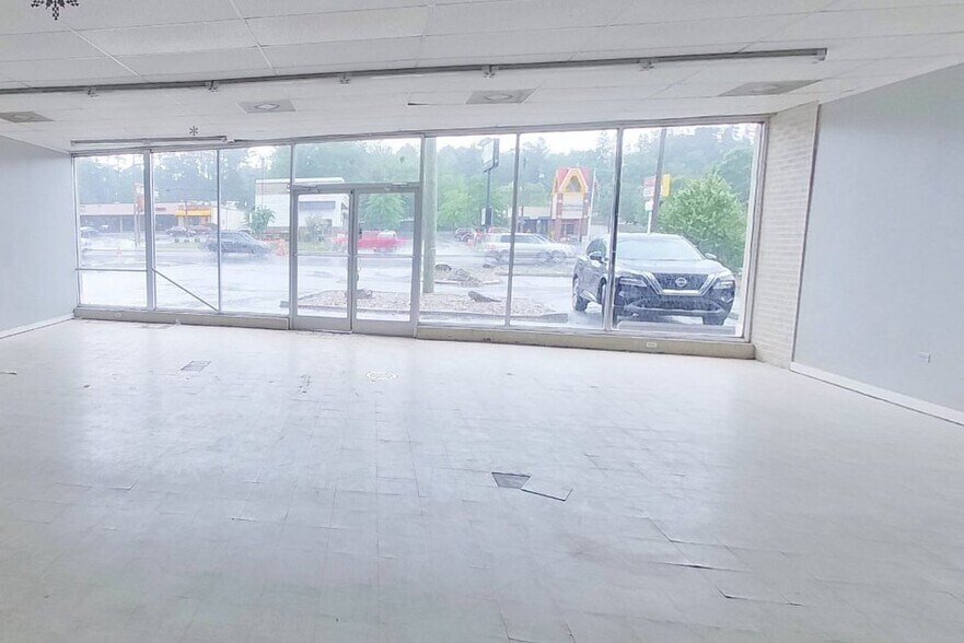 More Photos Of 1070-1076 Patton Ave, Asheville Storefront Retail Office For Lease