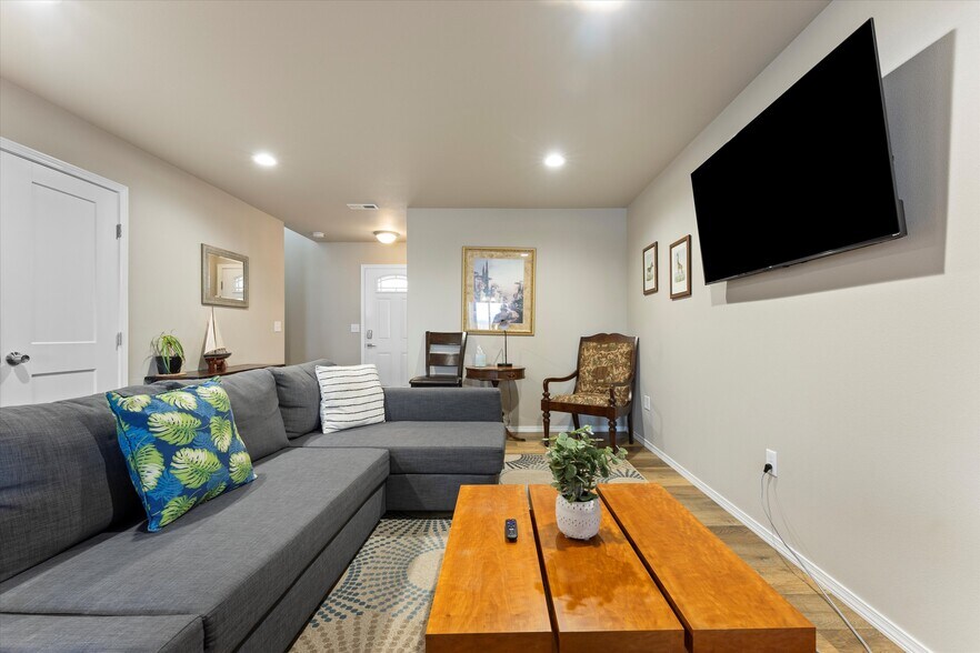 More Photos Of 2729 W Marina Dr, Moses Lake Apartments For Sale