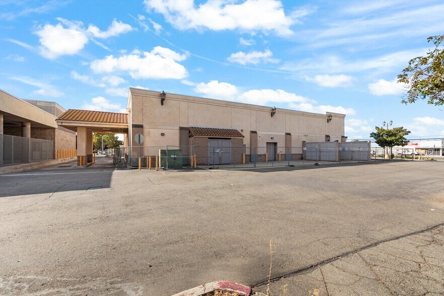 More Photos Of 7155 24th St, Sacramento Drugstore For Sale