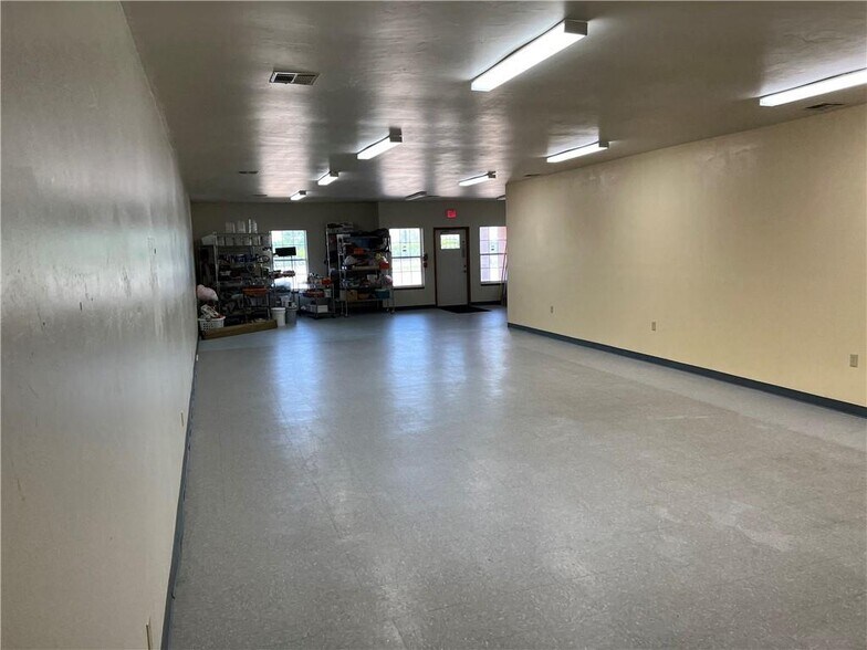 More Photos Of 724 W 15th St, Edmond Daycare Center For Sale