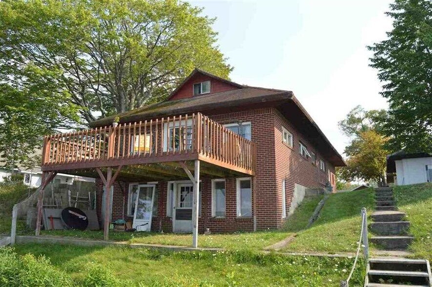 More Photos Of 117 4th St, Prudenville Hotel For Sale