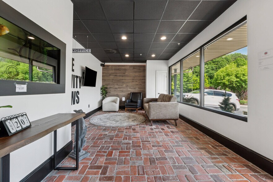 More Photos Of 11775 Northfall Ln, Alpharetta Office Residential For Sale