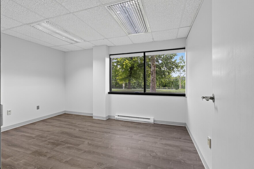 More Photos Of 728 Springdale Dr, Exton Office For Sale