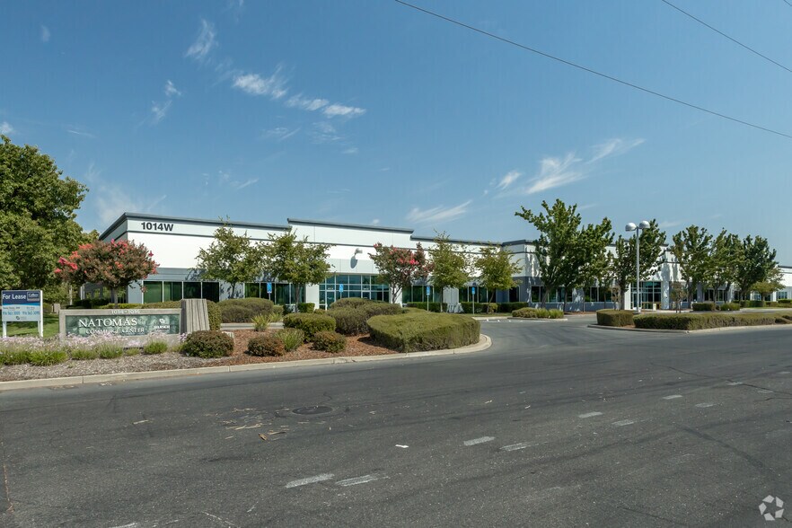 More Photos Of 1014 N Market Blvd, Sacramento Unknown For Lease