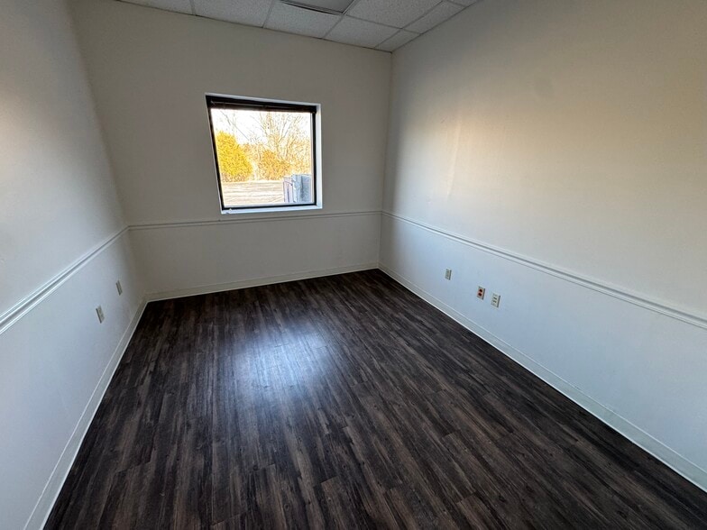 More Photos Of 7140 Regal Ln, Knoxville Warehouse For Lease