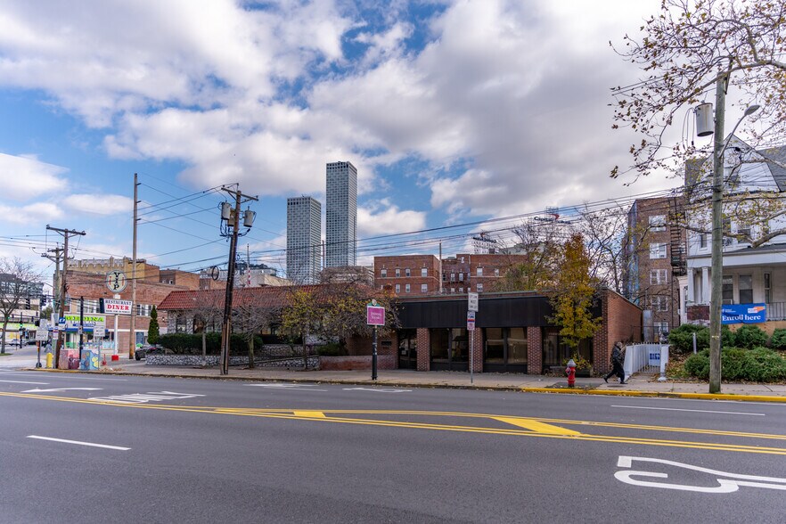 More Photos Of 2784 John F Kennedy Blvd, Jersey City Office For Sale