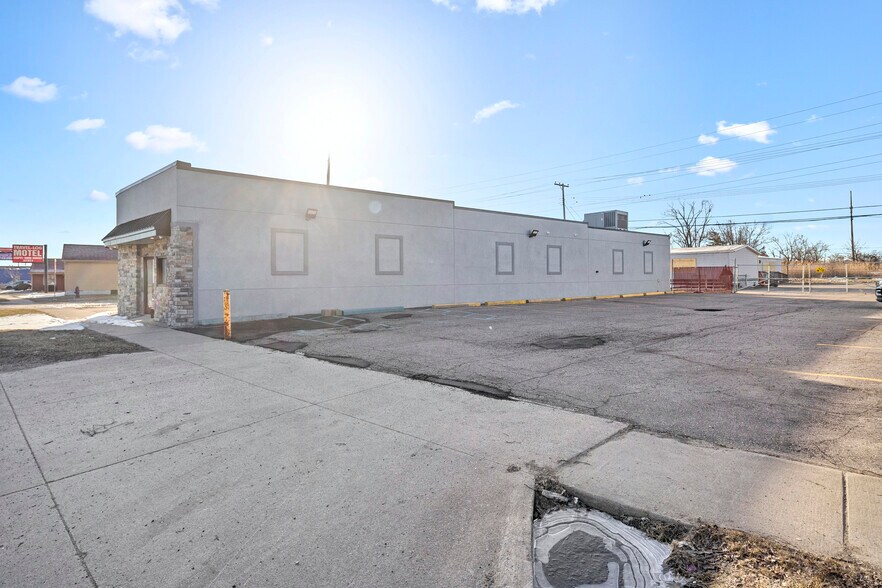 More Photos Of 32413 Michigan Ave, Wayne Freestanding For Sale