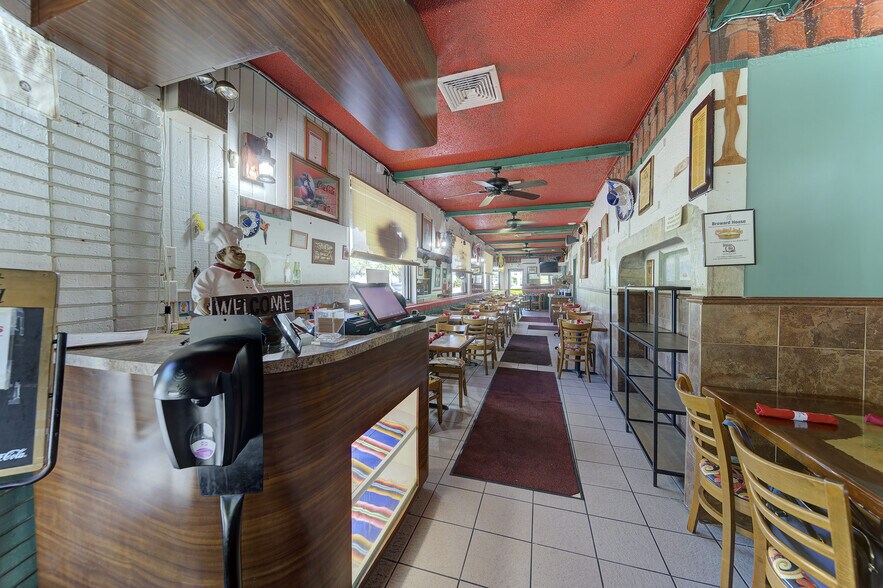 More Photos Of 600 S Dixie Hwy W, Pompano Beach Restaurant For Sale