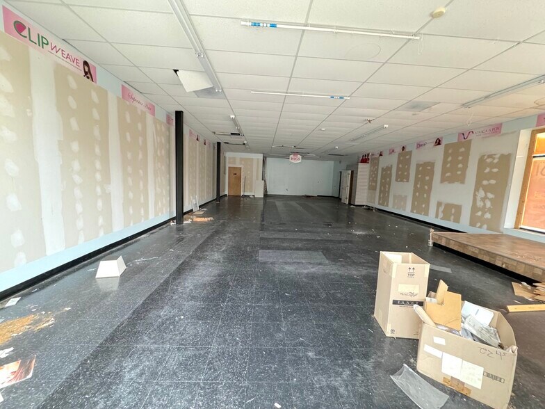 More Photos Of 1025 N Pearl St, Bridgeton Storefront For Lease