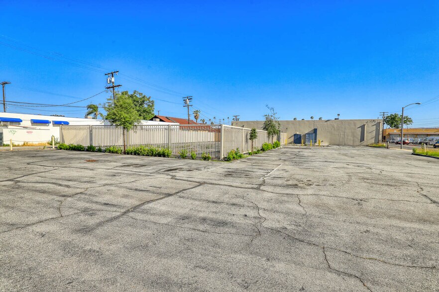 More Photos Of 538 W Monterey Ave, Pomona Distribution For Lease