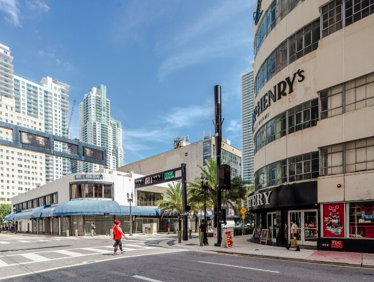 More Photos Of 200 E Flagler St, Miami Freestanding For Sale