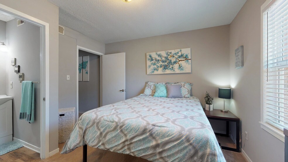 More Photos Of 301 E 12th St, Greenville Apartments For Sale