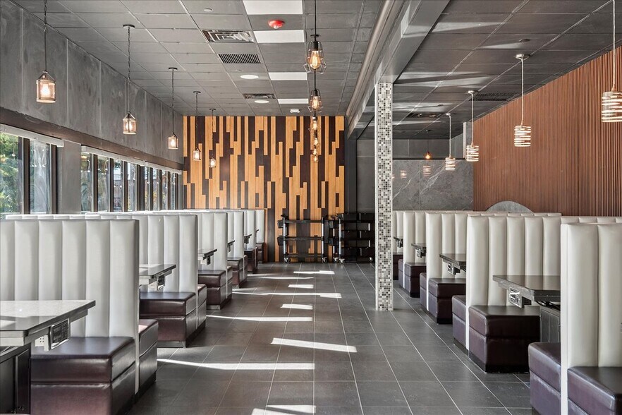 More Photos Of 2100 W White Oaks Dr, Springfield Restaurant For Sale