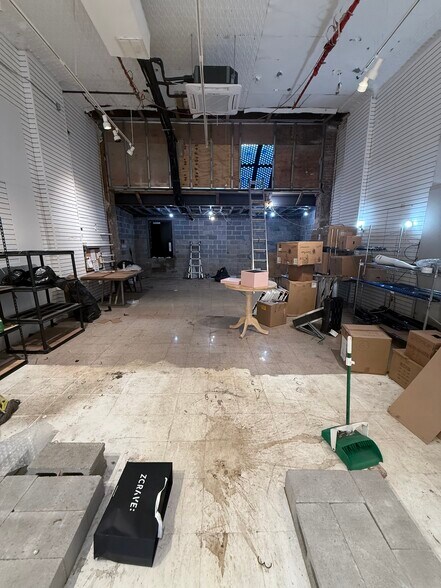 More Photos Of 343 Canal St, New York Office For Lease