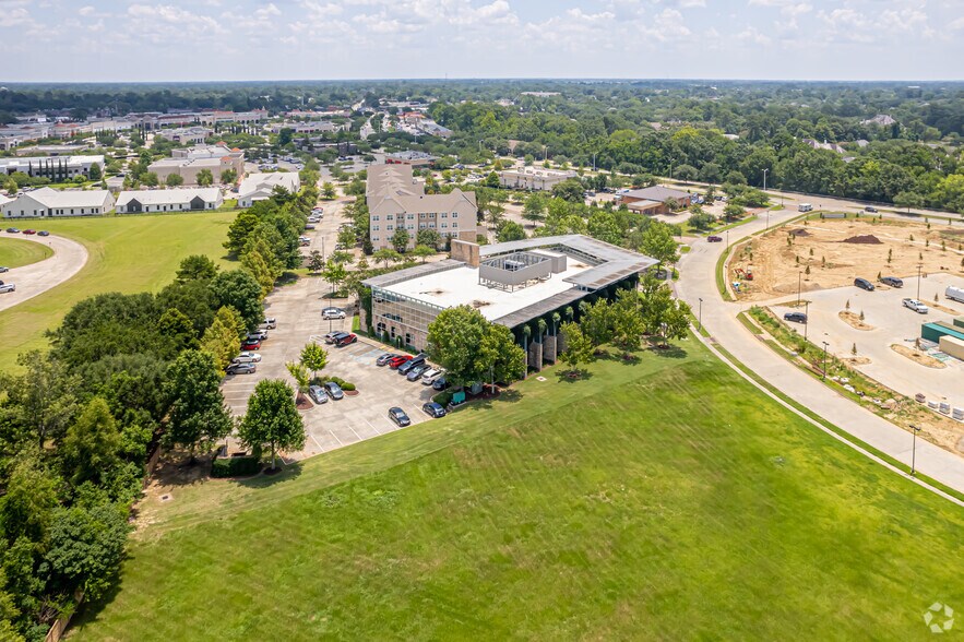 More Photos Of 7031 Commerce Cir, Baton Rouge Office Residential For Lease