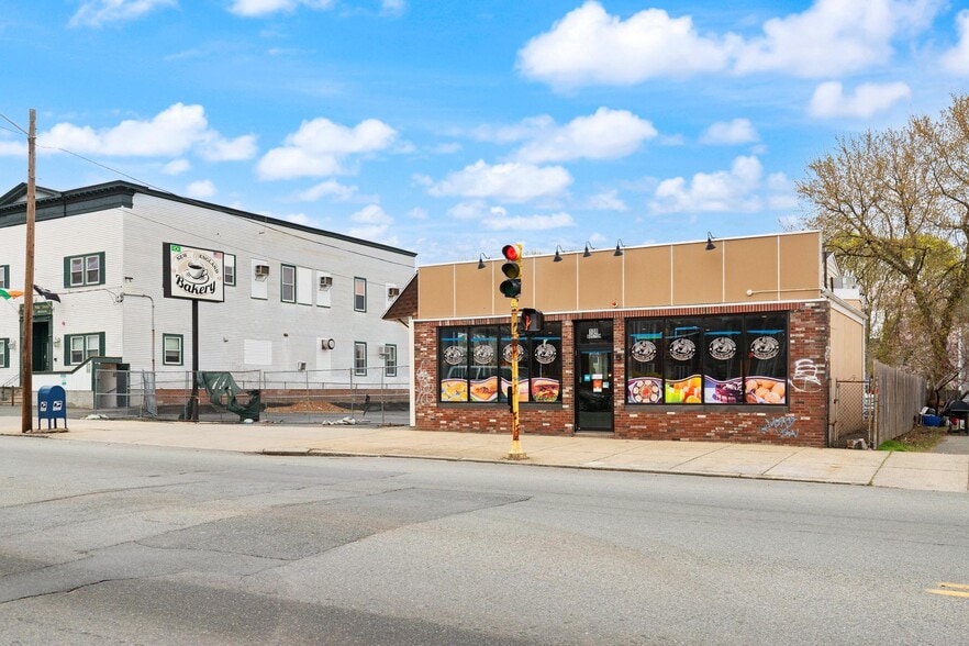 More Photos Of 100-102 Boston St, Salem Restaurant For Lease