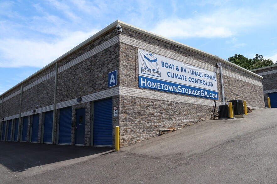 More Photos Of 3625 McEver Rd, Oakwood Self Storage For Sale