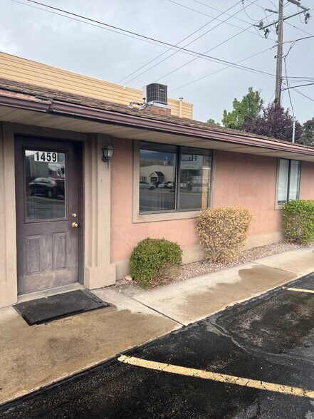 More Photos Of 1455-1463 W Center St, Orem Showroom For Lease