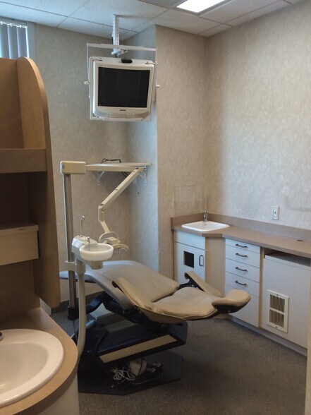 More Photos Of 5201 Deer Valley Rd, Antioch Office For Sale