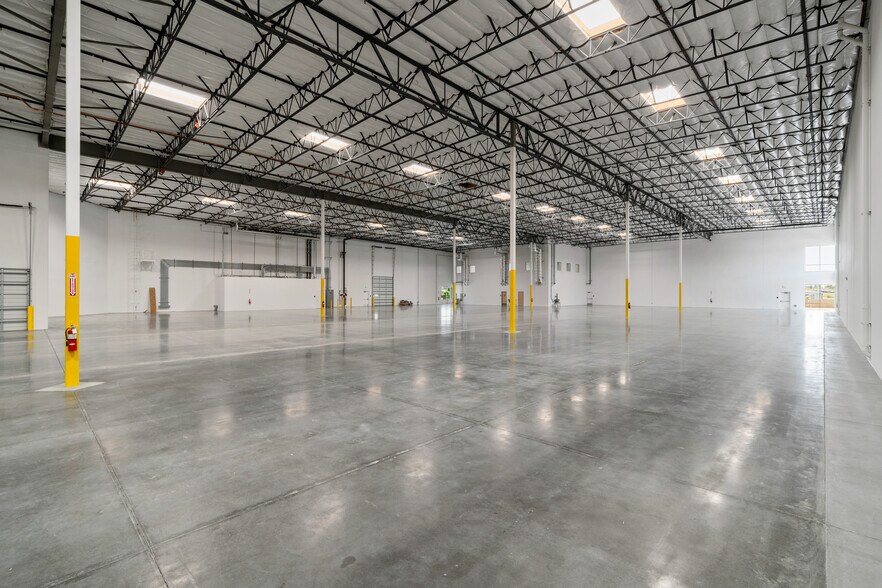 More Photos Of 3130 S Fairview St, Santa Ana Warehouse For Sale