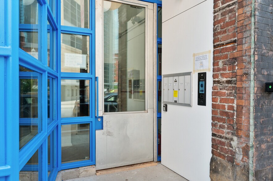 More Photos Of 1016 Fifth Ave, Pittsburgh Storefront Retail Residential For Sale