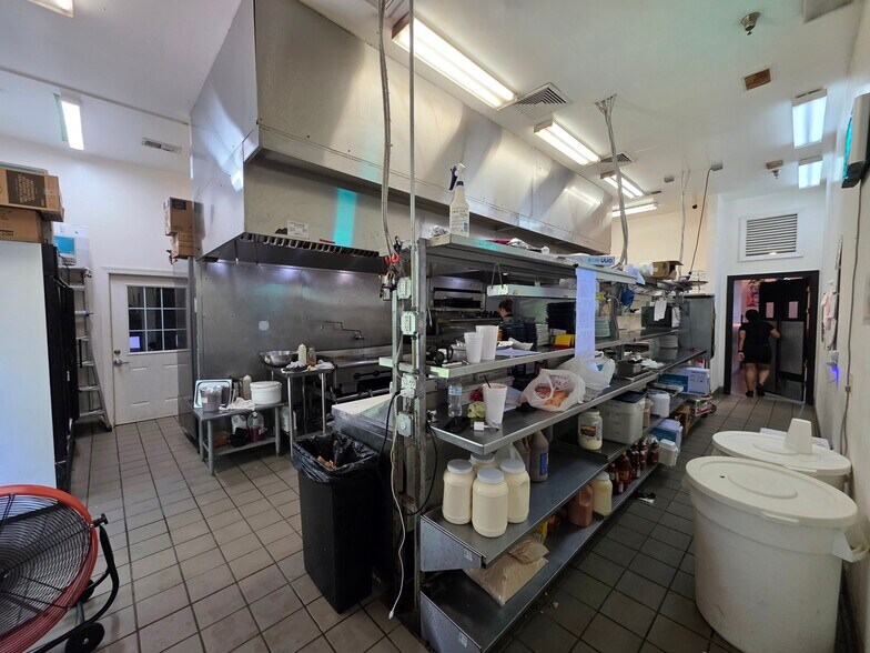 More Photos Of 68 Bluffton Rd, Bluffton Unknown For Lease