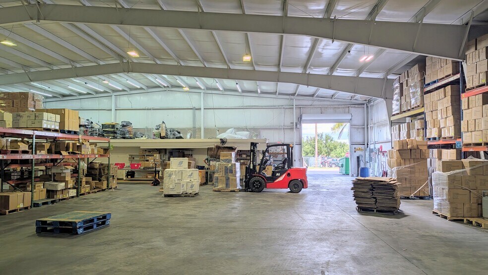 More Photos Of 11052 Challenger Ave, Odessa Warehouse For Lease
