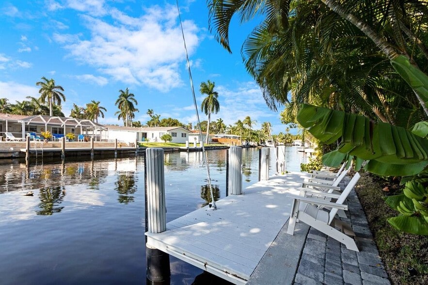 More Photos Of 5821 NE 14th Way, Fort Lauderdale Flex For Sale