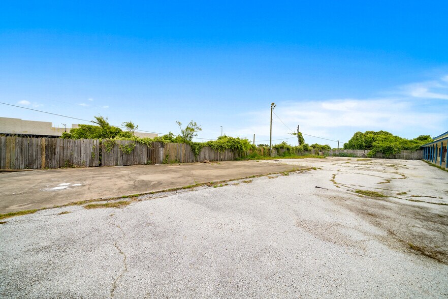 More Photos Of 9401 S Padre Island Dr, Corpus Christi Hotel For Sale