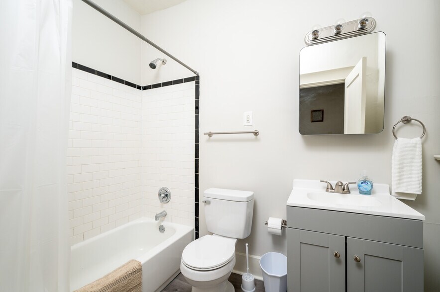 More Photos Of 60 N Willett St, Memphis Apartments For Sale