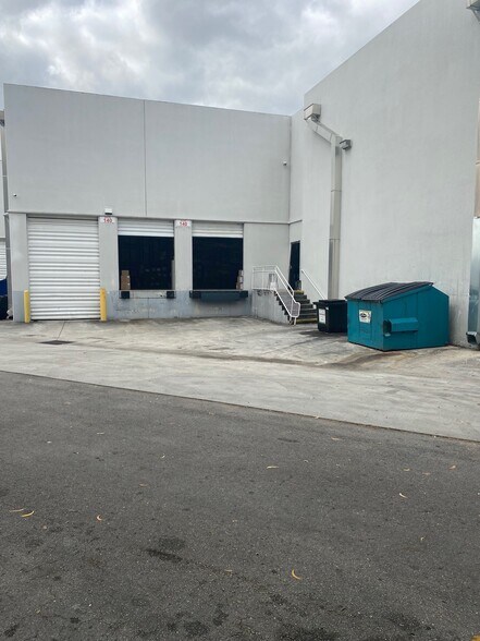 More Photos Of 10400 NW 33rd St, Miami Warehouse For Lease