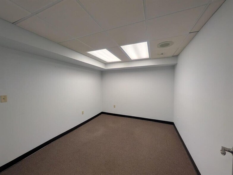 More Photos Of 3 Tremont St, Claremont Office For Lease