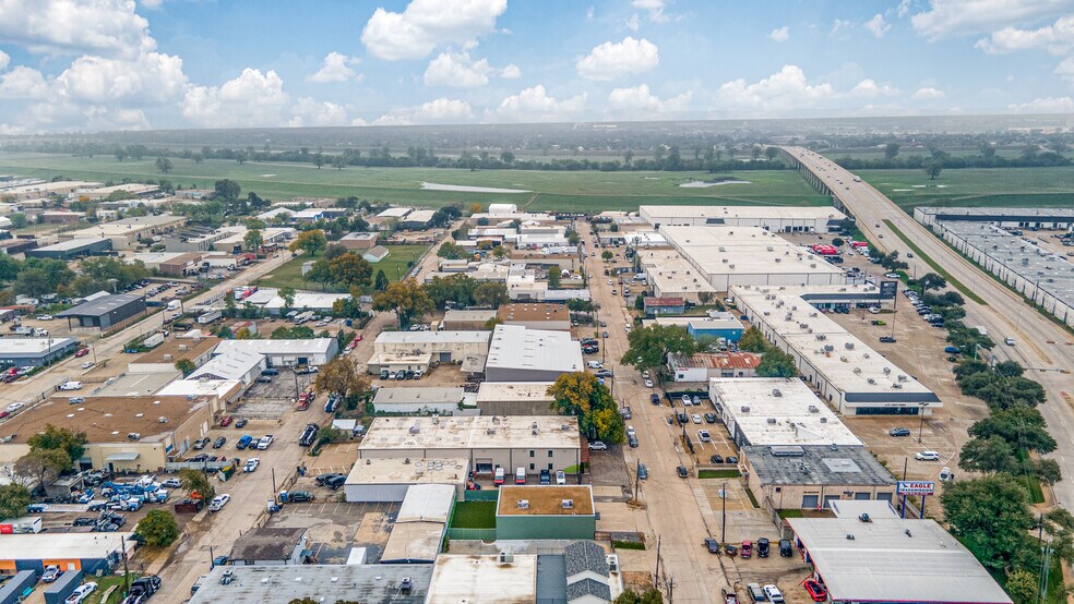 More Photos Of 4840 Memphis St, Dallas Warehouse For Sale