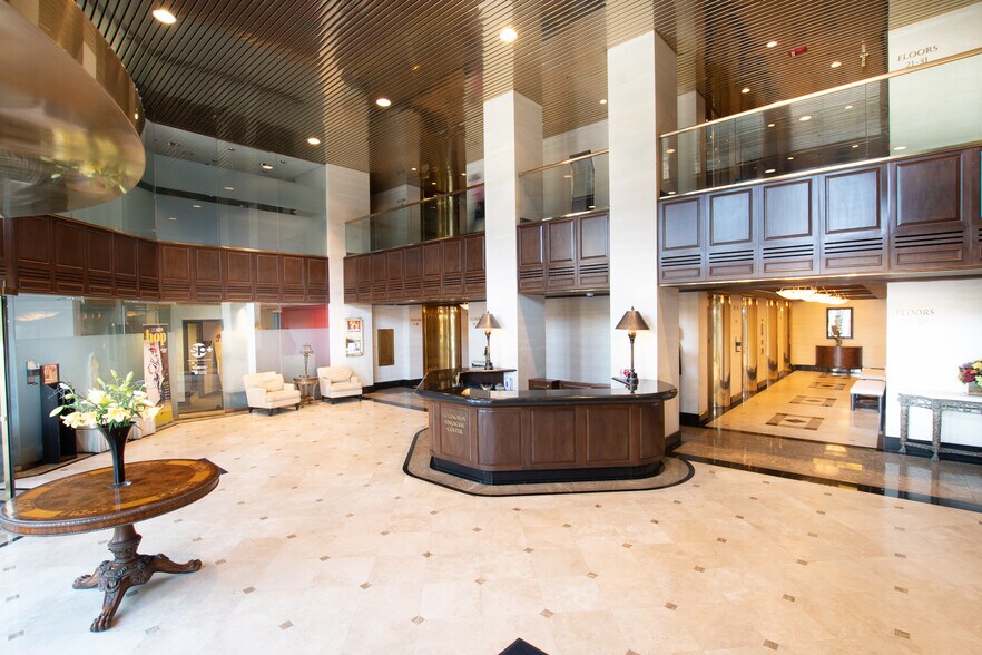 More Photos Of 250 W Main St, Lexington Office For Lease