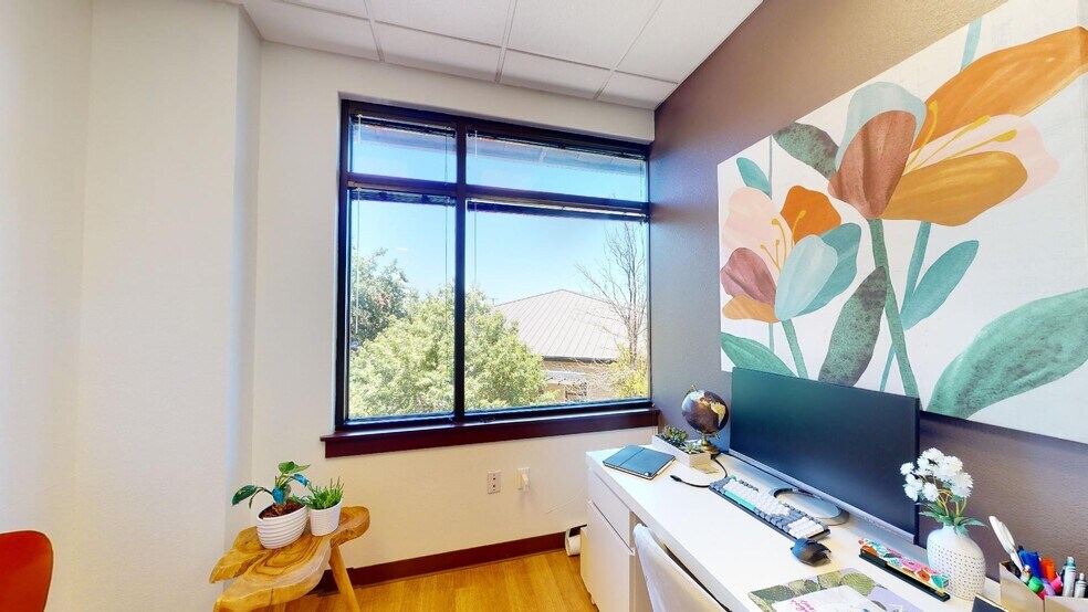 More Photos Of 16040 Park Valley Dr, Round Rock Medical For Lease